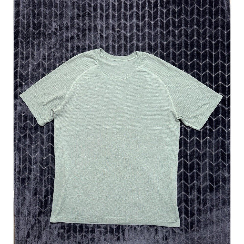 Lululemon Mens Find Your Focus Short Sleeve T-Shirt Light Green Size Large